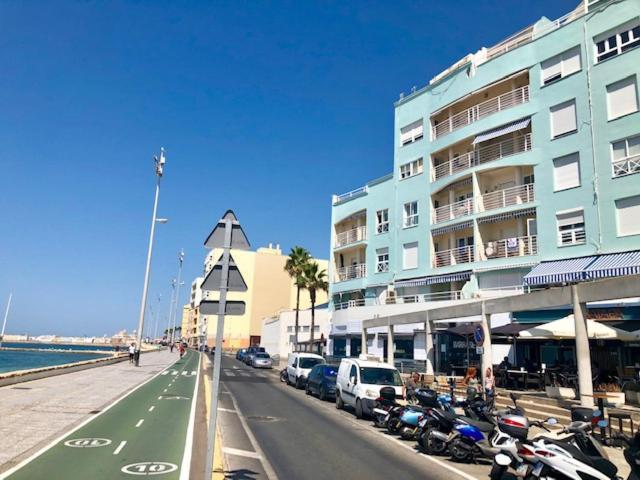Gatu Premium Villa Isabel Terraza,Parking,1ºlinea Playa,Wifi,Vista Al Mar , Preferente Mayores De 25 Anos Y Familias กาดิซ ภายนอก รูปภาพ