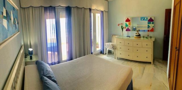 Gatu Premium Villa Isabel Terraza,Parking,1ºlinea Playa,Wifi,Vista Al Mar , Preferente Mayores De 25 Anos Y Familias กาดิซ ภายนอก รูปภาพ